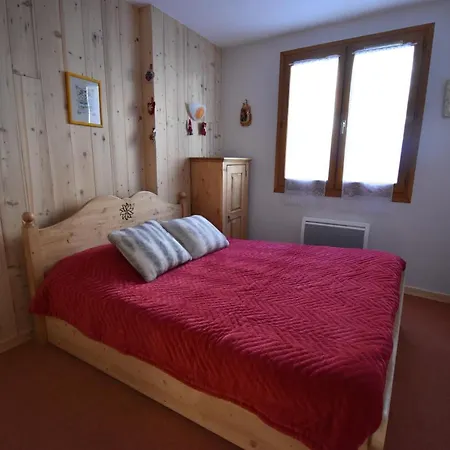 Vaujanylocations - Claret 2 6